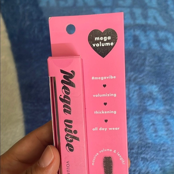 Kara Beauty Mega Volume Mascara - Black - Picture 3 of 5